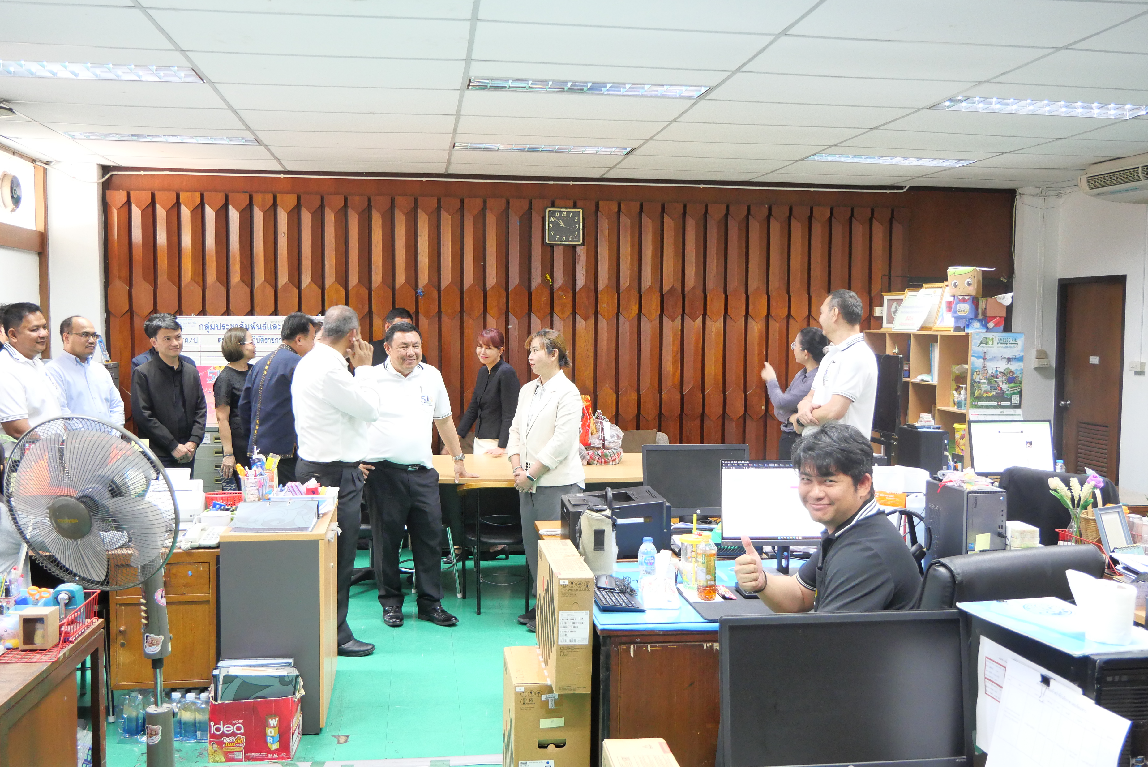 title - เลขาธิการ ส.ป.ก. ตรวจเยี่ยมบุคลากร ส.ป.ก. ถนนราชดำเนินนอก